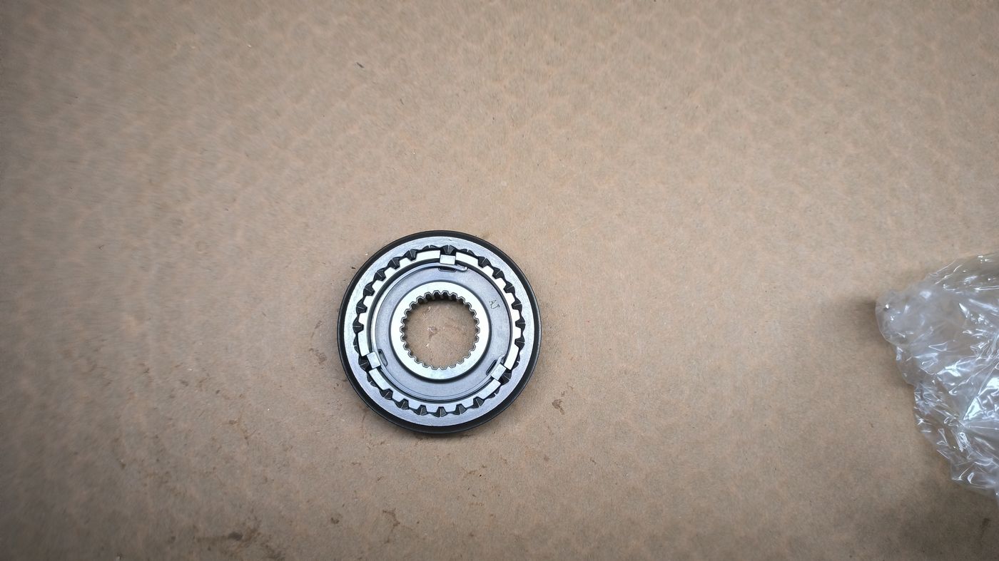 Dongfeng Fengguang 330 Third and fourth gear synchronizer assembly MR513B04-0907 real stock photo